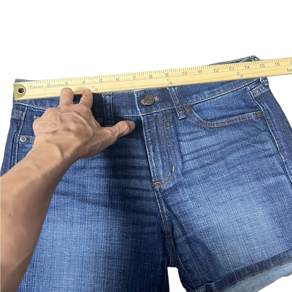 Banana Republic Premium Denim Roll up Blue Denim Shorts Medium Wash women’s 25